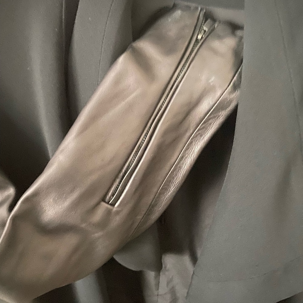 Leather jacket - Picture 3 of 4